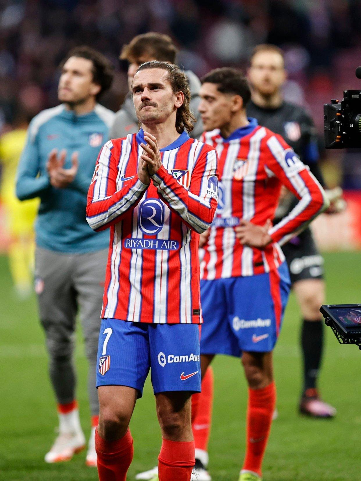 乐鱼-险胜首场状态出色，雄鹿观众沸腾！，姆巴佩重返赛场观众掌声雷动-乐鱼