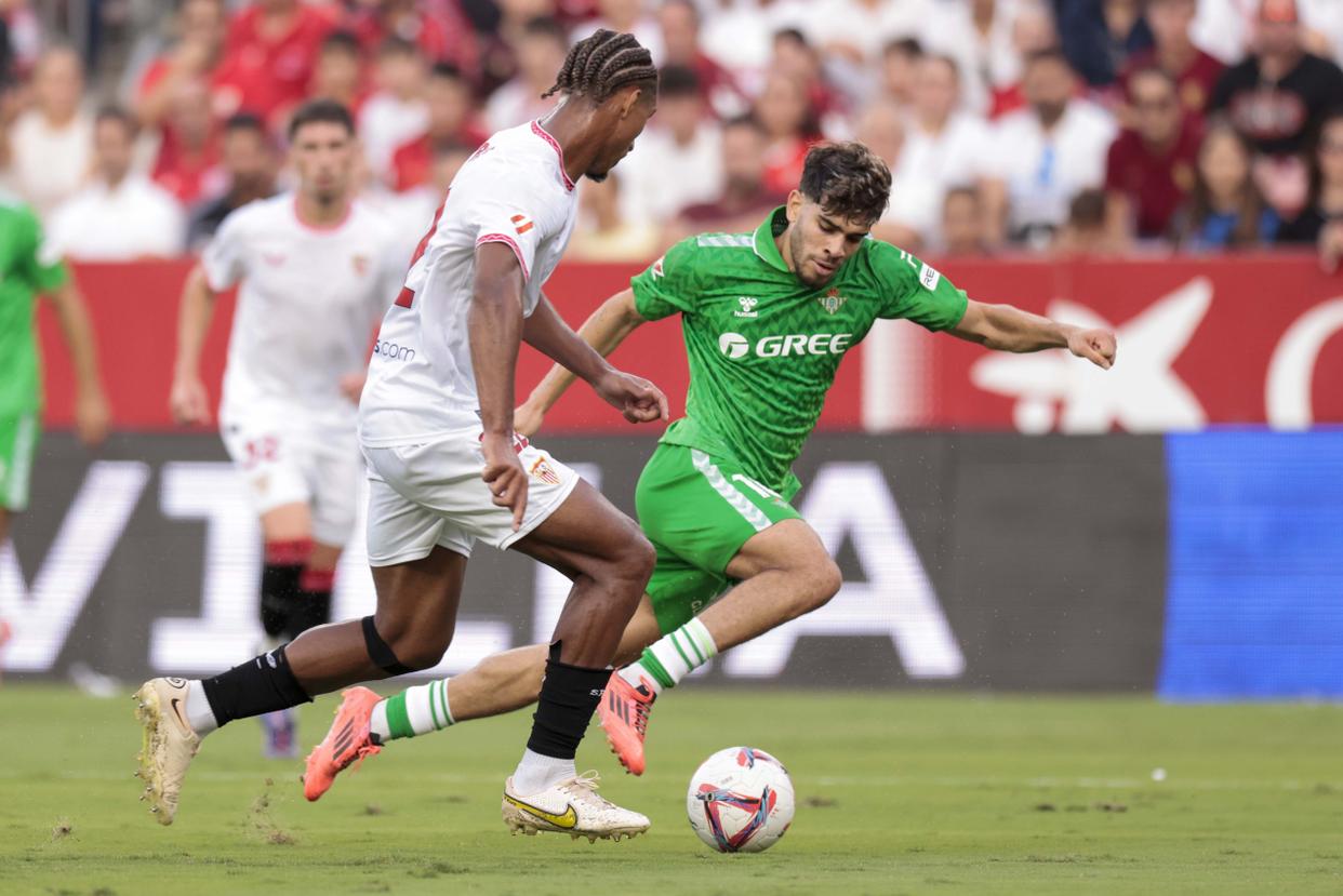 今晨NBA总决赛传出新动向,塞维利亚内部沟通,管理层表态:赛场秩序良好,心理建设被强调 今晨NBA总决赛传出新动向,塞维利亚内部沟通,管理层表态:赛场秩序良好,心理建设被强调