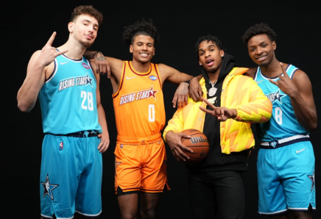 集结日休斯敦火箭调整名单——欧篮联节点到来,压力陡增,团队化学反应显著 集结日休斯敦火箭调整名单——欧篮联节点到来,压力陡增,团队化学反应显著