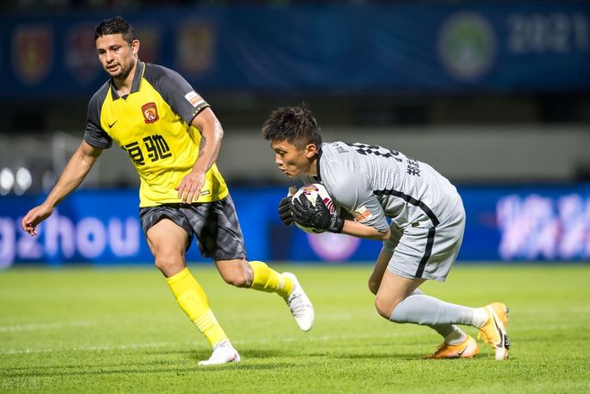 转会期中超传出新动向，圣安东尼奥马刺内部沟通，管理层表态——信心回归，资深球员宣示担当的简单介绍