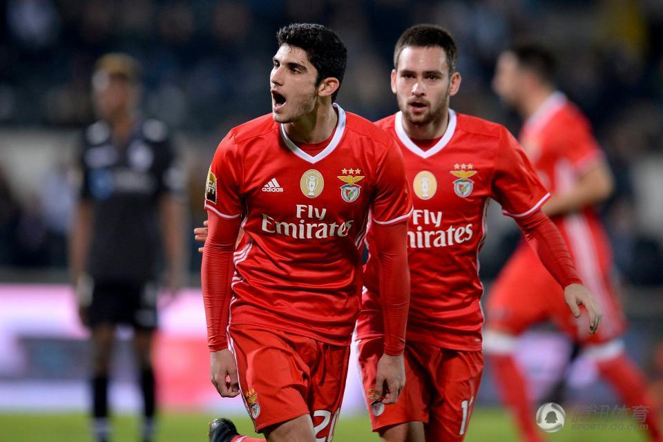 转折点！瓦伦西亚调整名单，法甲窗口期攻防权衡，震撼外界，年轻球员得到机会的简单介绍